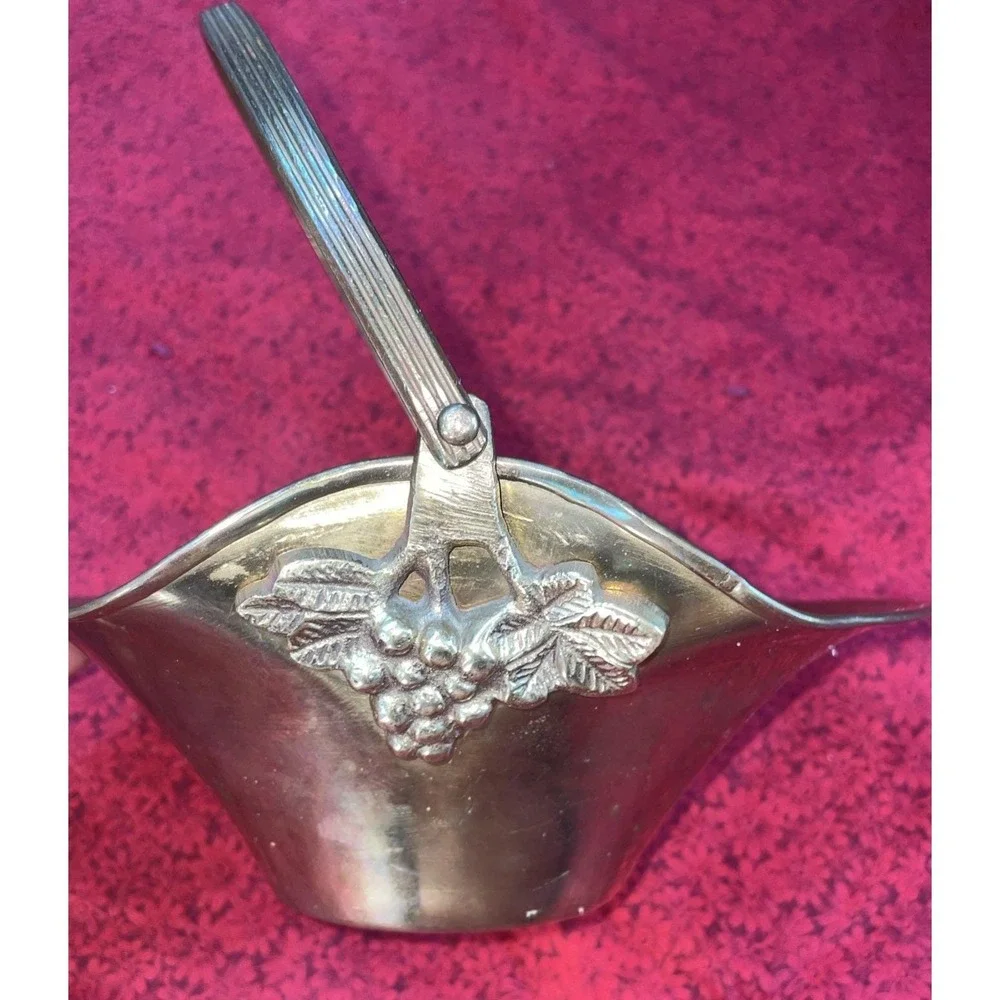 SOLID BRASS BASKET‎ SWING HANDLE GRAPES Vintage